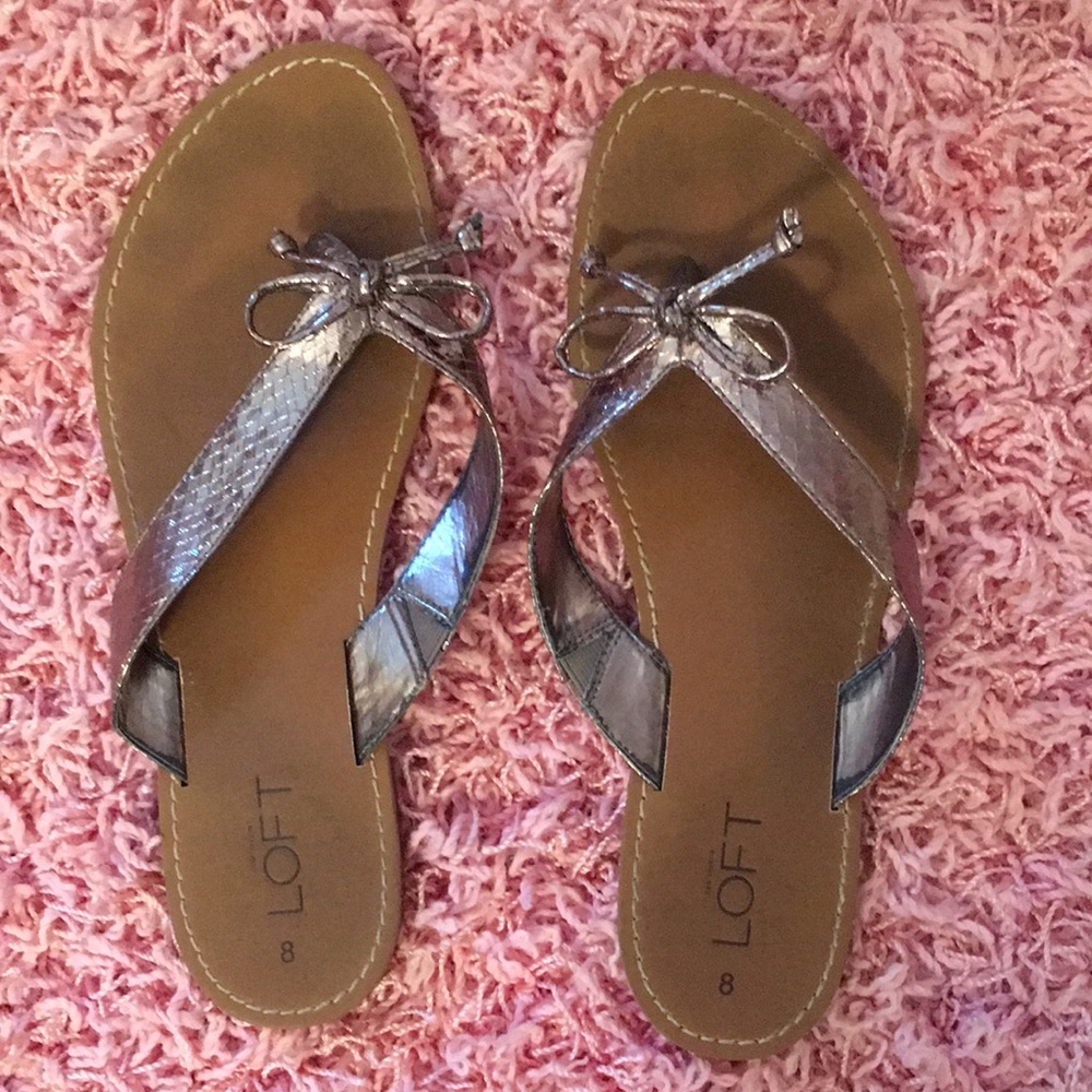 Flip-flops size 8 pewter color loft